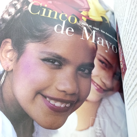 1998 Stamp Yearbook. Stamp Book. United States Postal Service Book - Picture 12 of 13